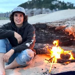 Meet your Posher, Ethan